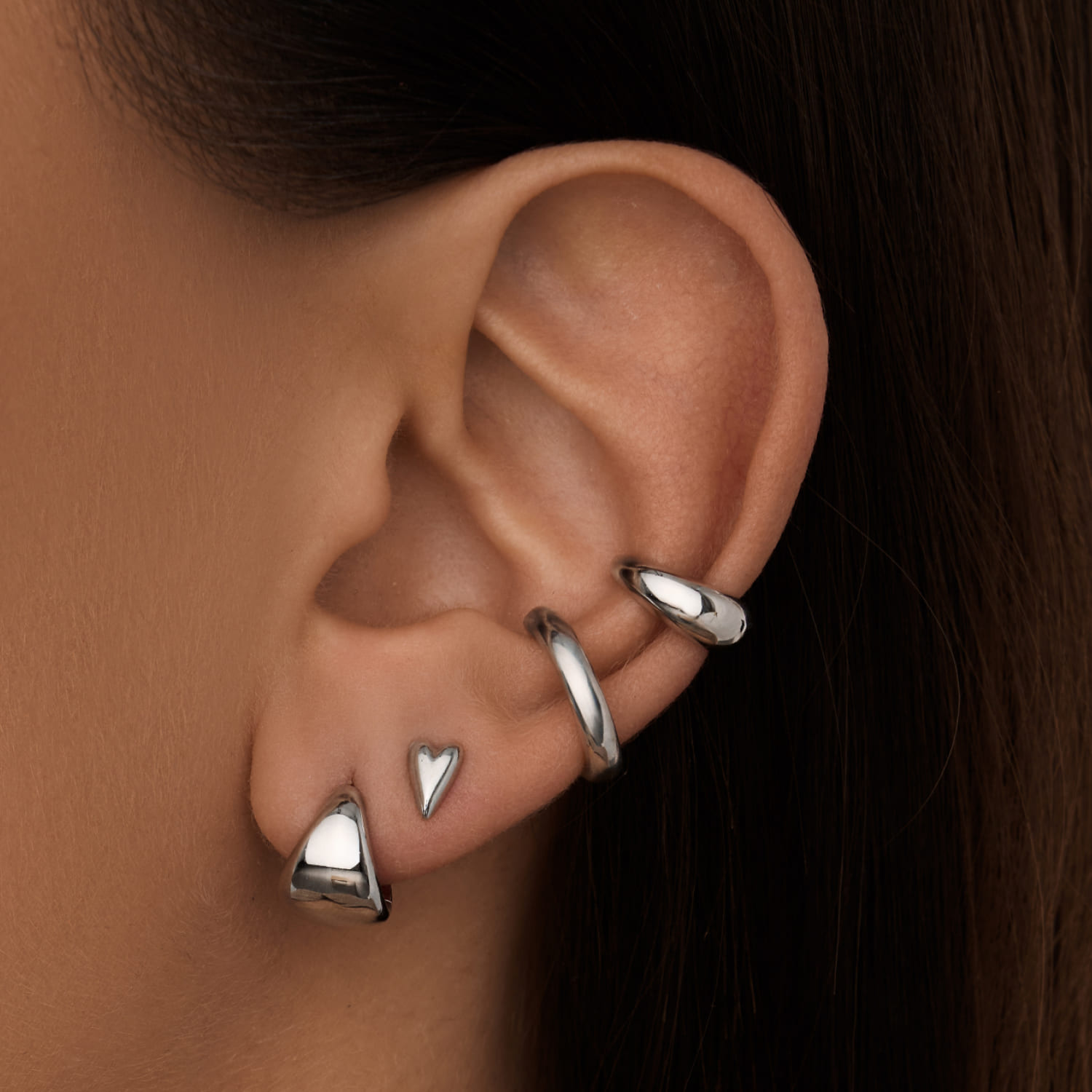 Серебряные серьги-пусеты сердца MIESTILO 