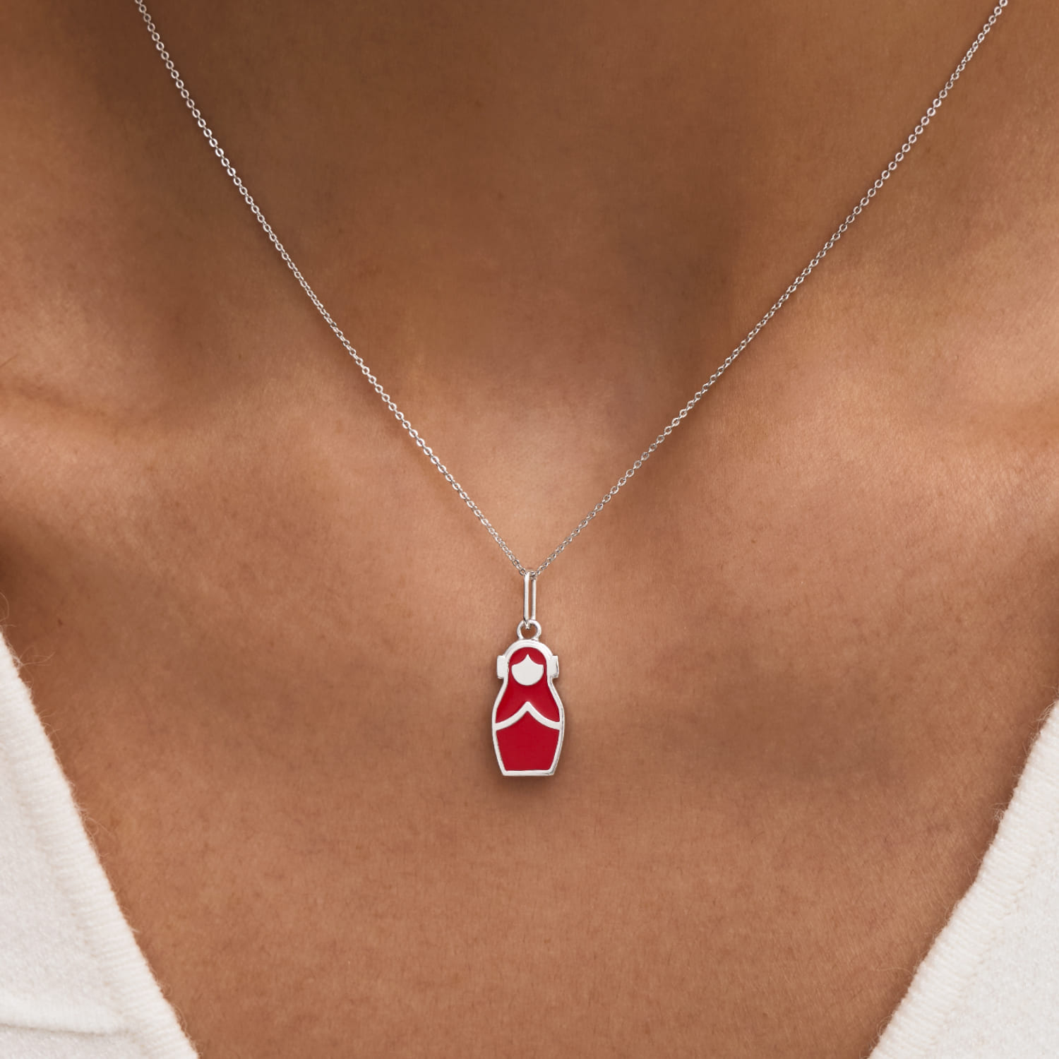 Серебряная подвеска в виде матрешки в наушниках РУССКИЙ КОД