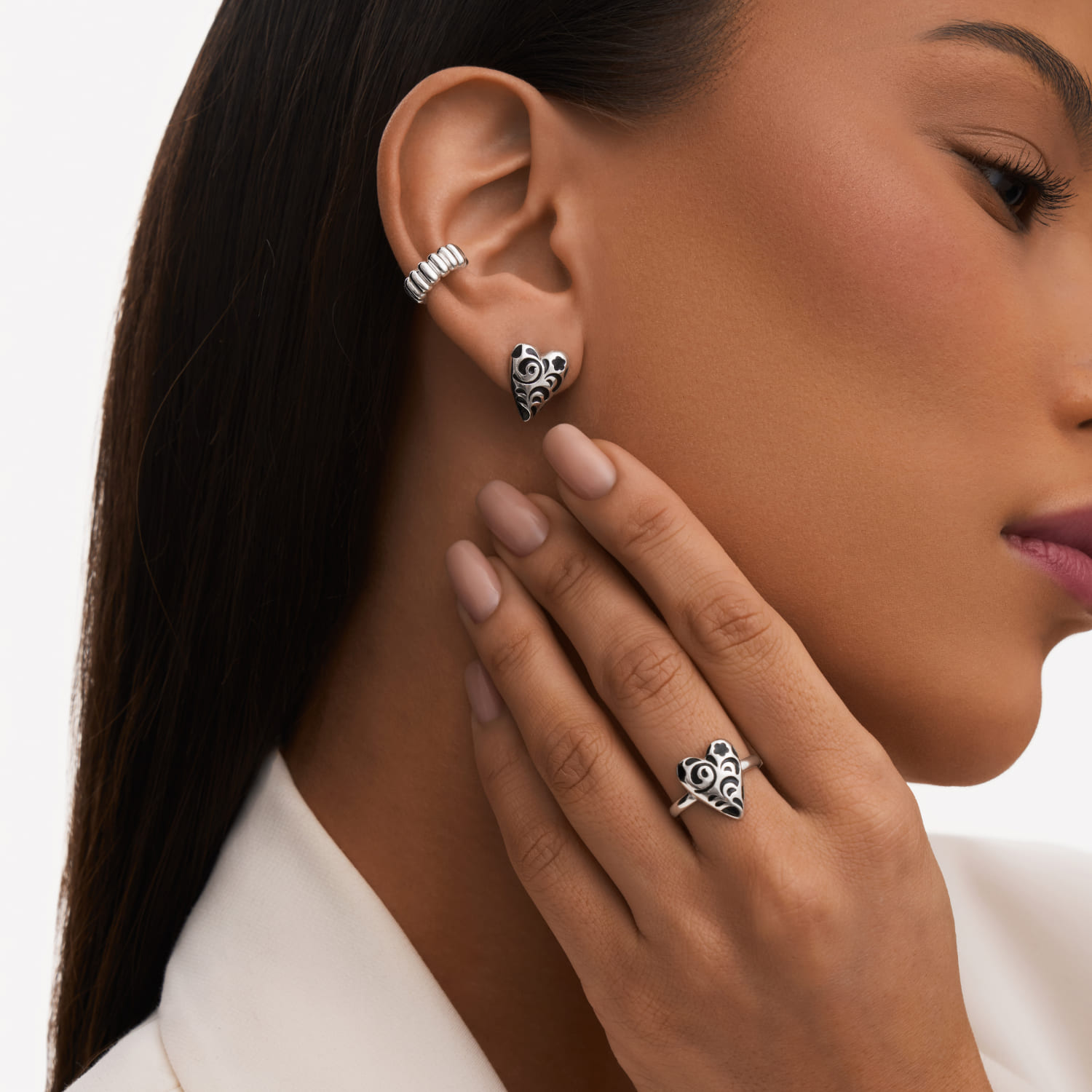 Серебряные серьги в виде сердечек с черным узором РУССКИЙ КОД