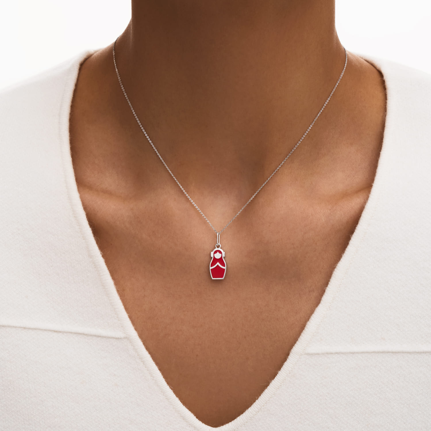 Серебряная подвеска в виде матрешки в наушниках РУССКИЙ КОД