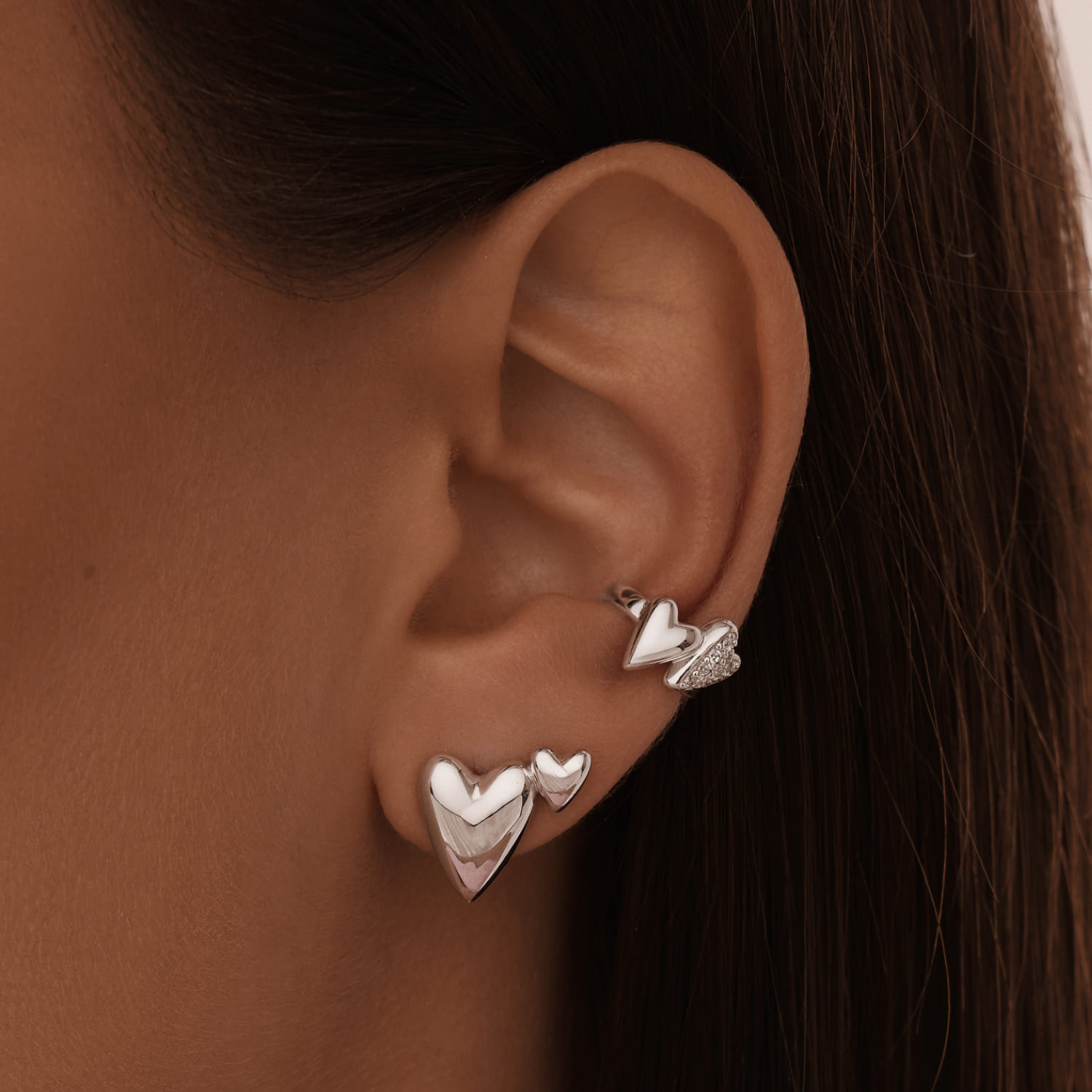 Серебряный кафф два сердца с фианитами