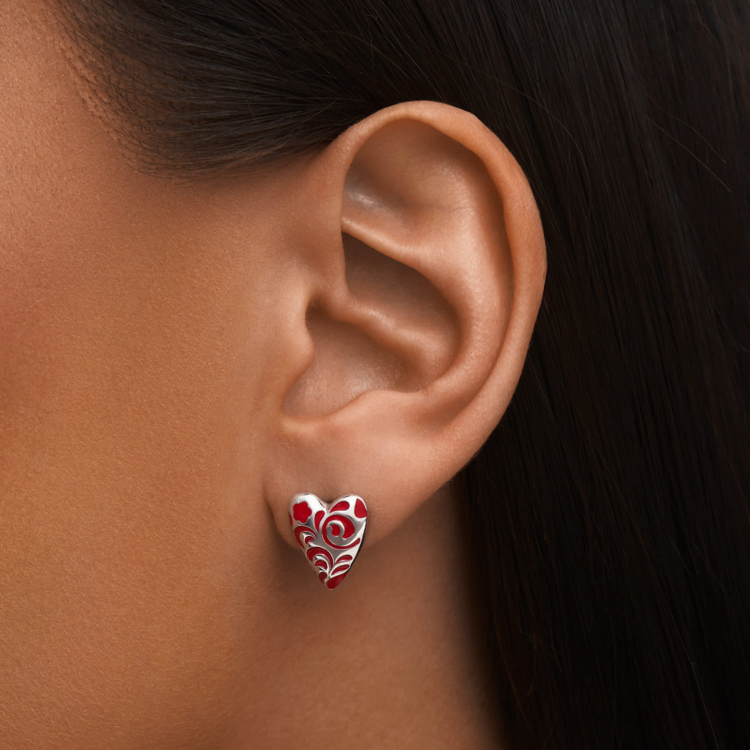 Серебряные серьги в виде сердечек с красным узором РУССКИЙ КОД