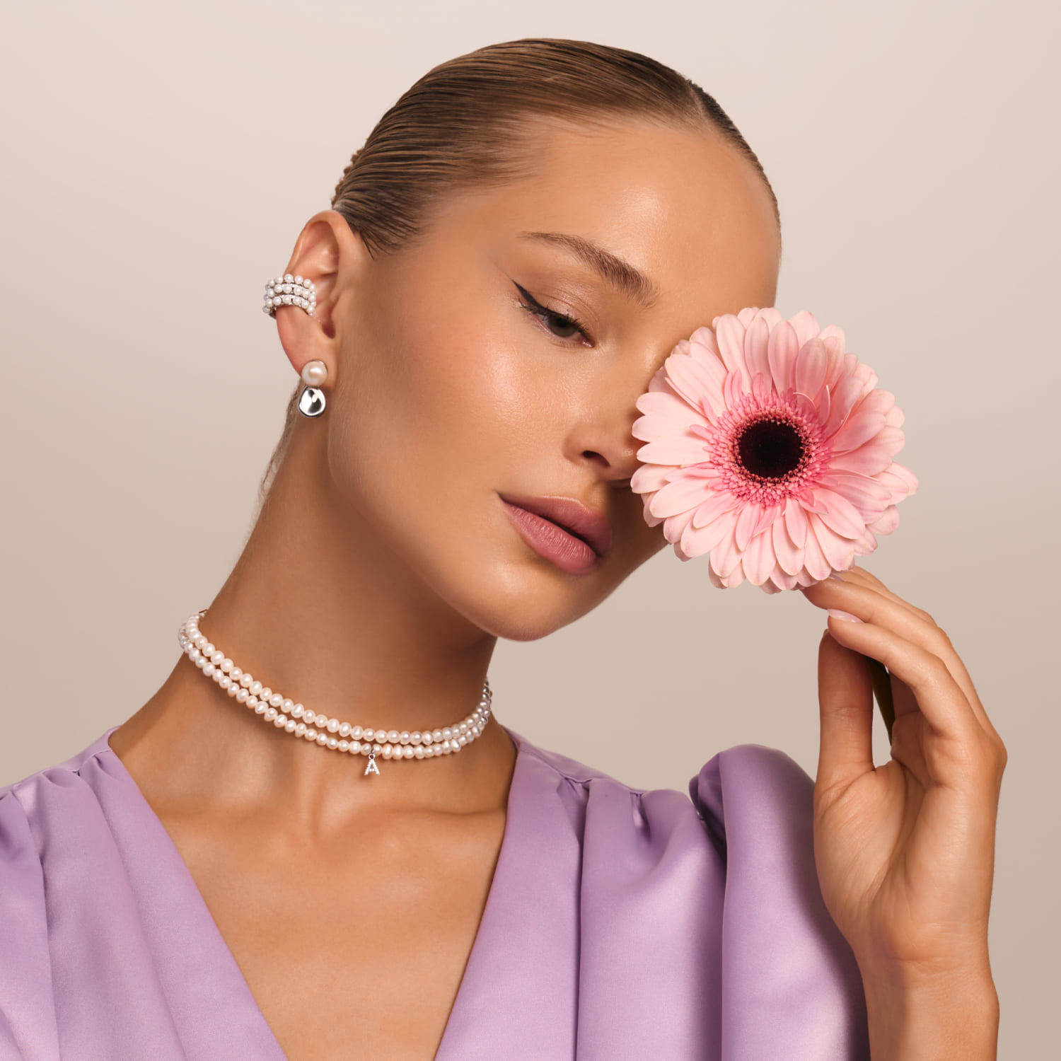 Колье на шею серебро 925 жемчуг буква а