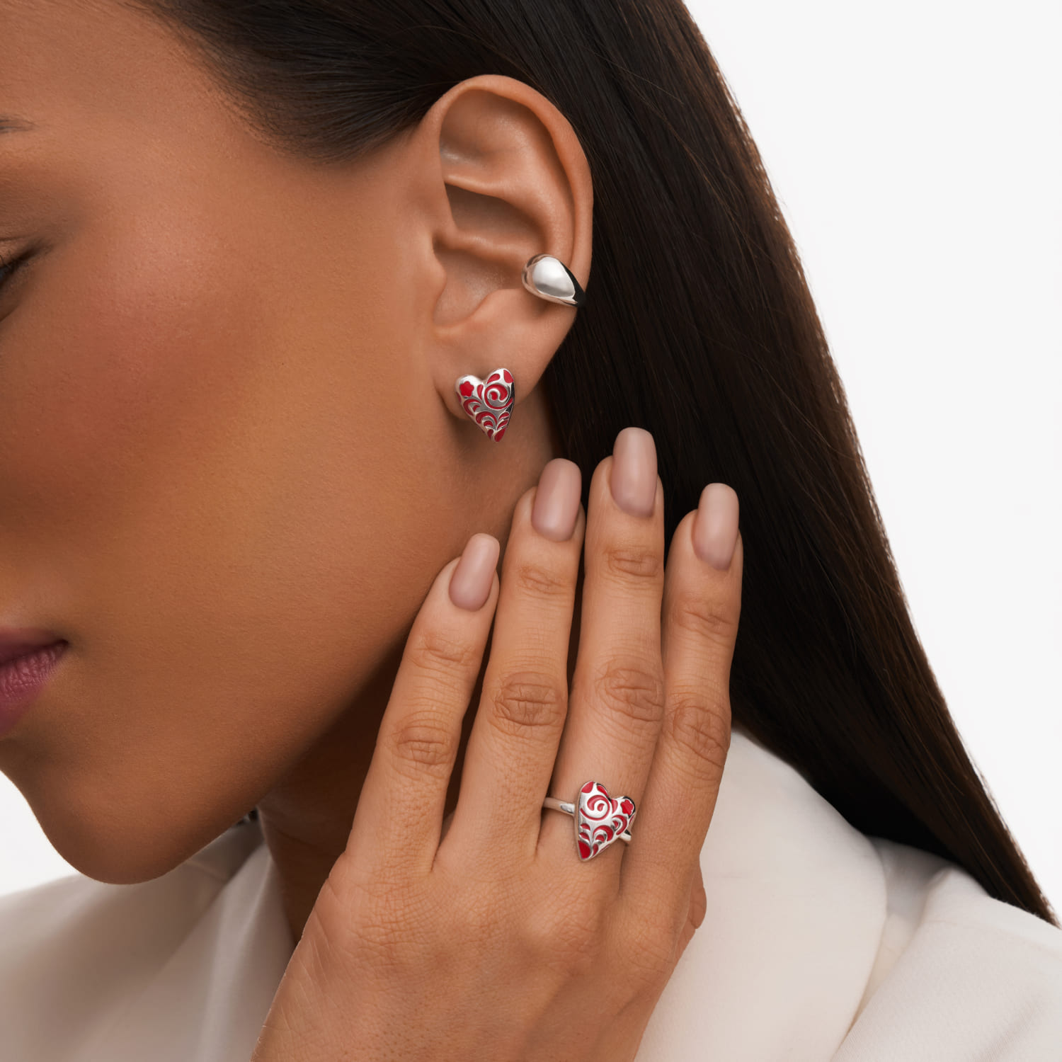 Серебряные серьги в виде сердечек с красным узором РУССКИЙ КОД
