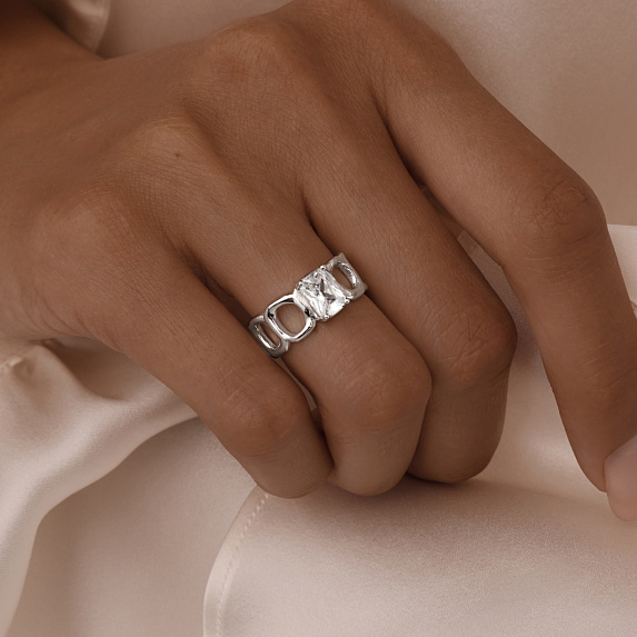 Серебряное кольцо с фианитом в огранке изумруд Miestilo