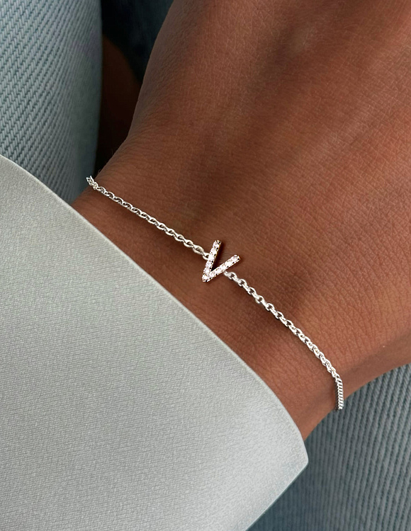 Серебряный браслет с буквой V MIESTILO Miestilo