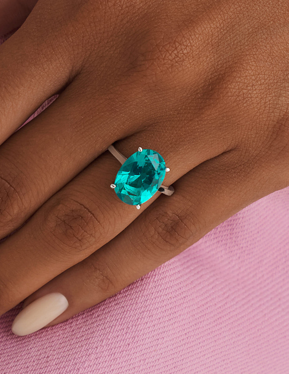 Серебряное кольцо с фианитом в огранке овал Miestilo