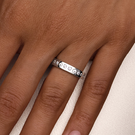 Серебряное кольцо с фианитами Miestilo