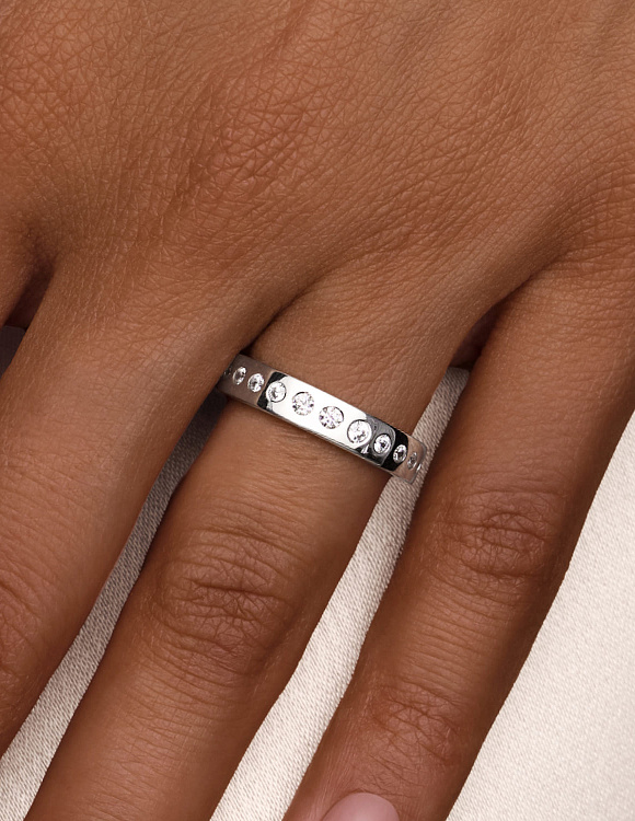 Серебряное кольцо с фианитами Miestilo