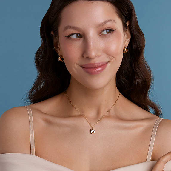 Серебряное колье позолоченое с буквой М bubble small Miestilo