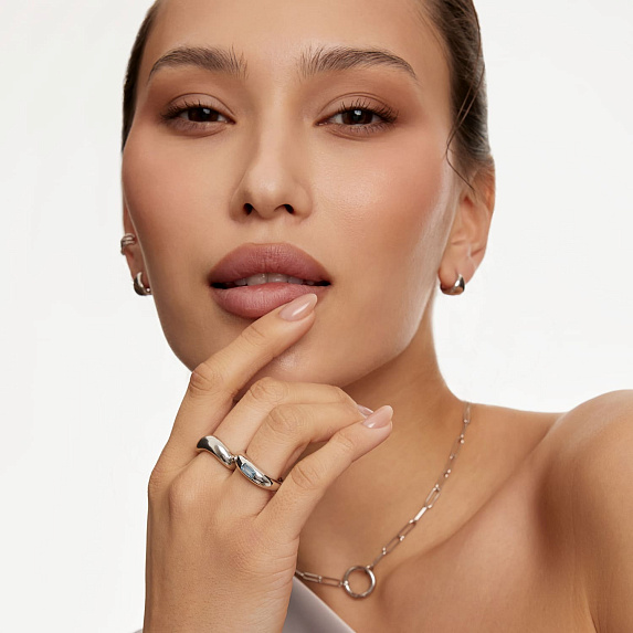 Серебряное кольцо с фианитом в огранке багет Miestilo