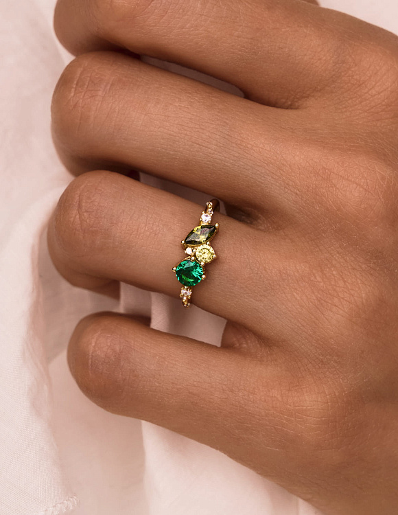 Серебряное кольцо позолоченное с фианитами Miestilo