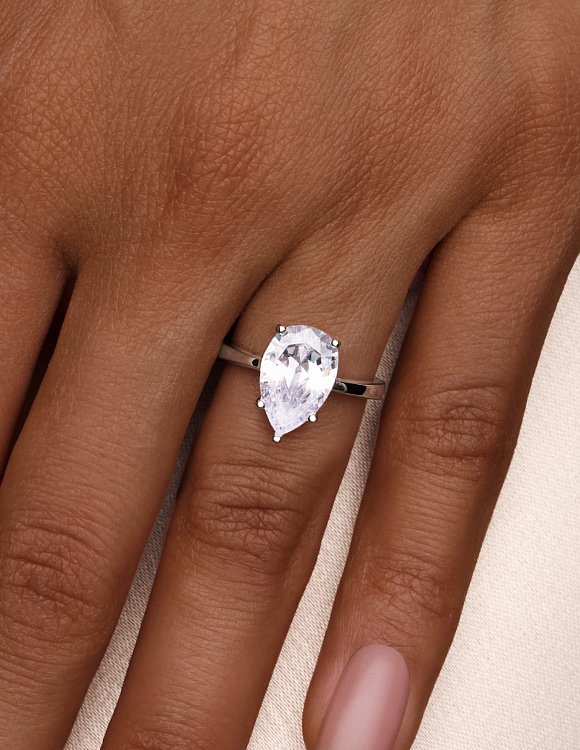 Серебряное кольцо с фианитом в огранке груша Miestilo