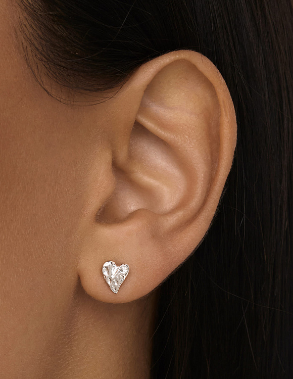 Серебряные пусеты в форме миниатюрных сердечек MIESTILO  Miestilo