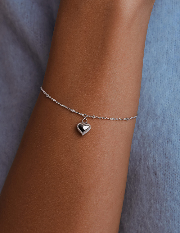Серебряный браслет с сердцем Miestilo