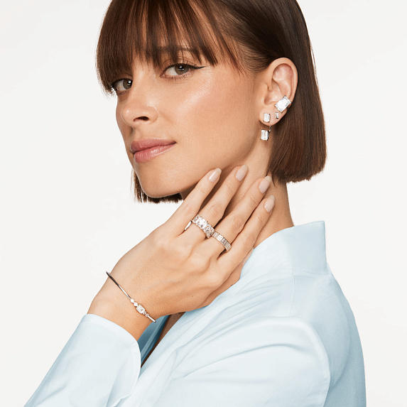 Серебряный жесткий браслет с фианитами Miestilo