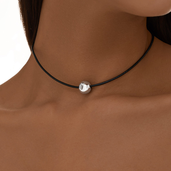 Серебрянная подвеска в виде шара на шнурке Miestilo