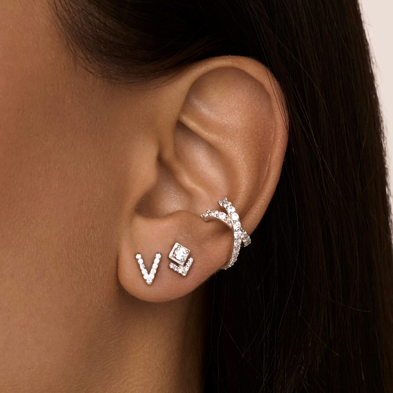 Моносерьга серебро 925 гвоздик c буквой V Miestilo