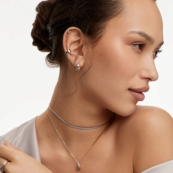 Серебряный пирсинг в ухо буква М 4мм Miestilo