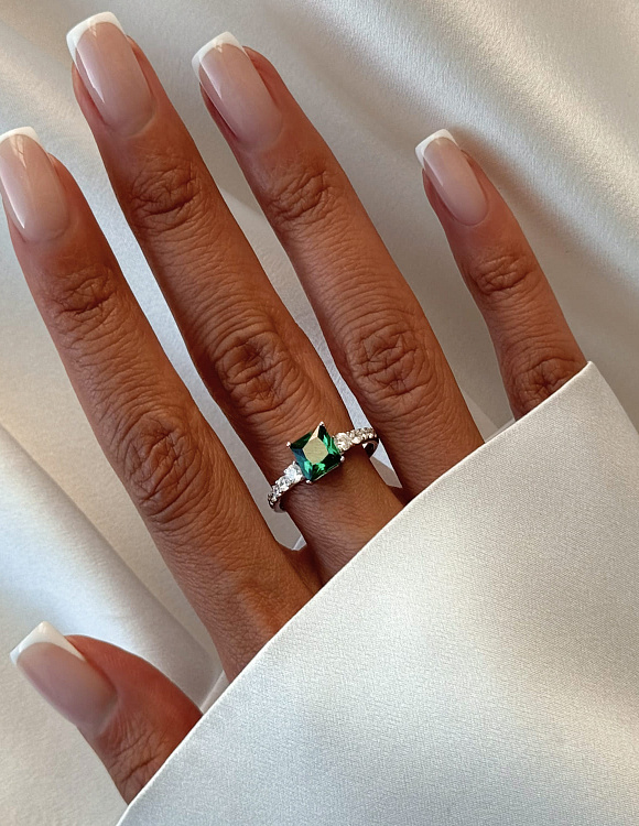 Кольцо серебро 925 ювелирное с камнем Miestilo