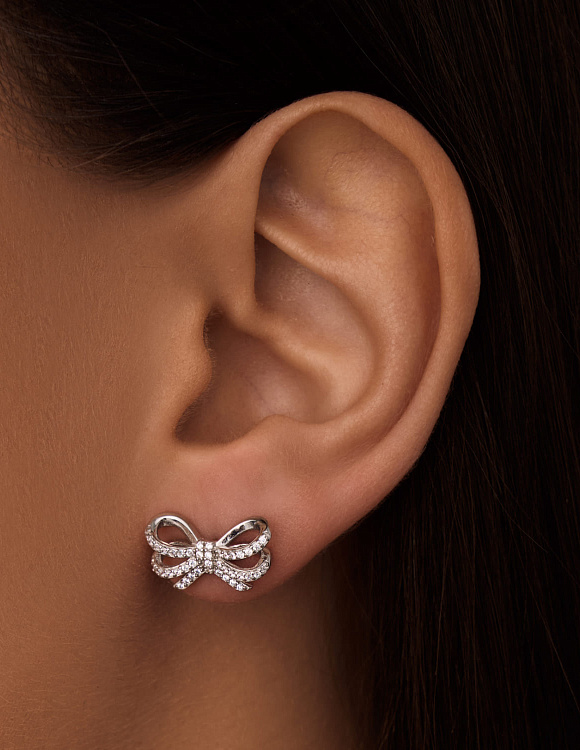 Серебряные серьги гвоздики с фианитами бант Miestilo