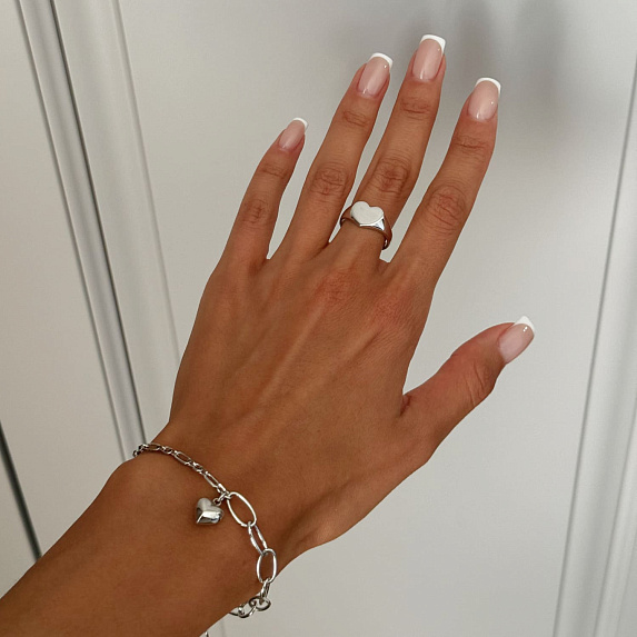 Серебряное кольцо печатка сердце Miestilo