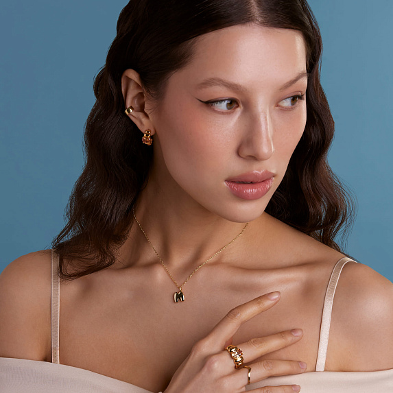Серебряное колье позолоченое с буквой М bubble small Miestilo