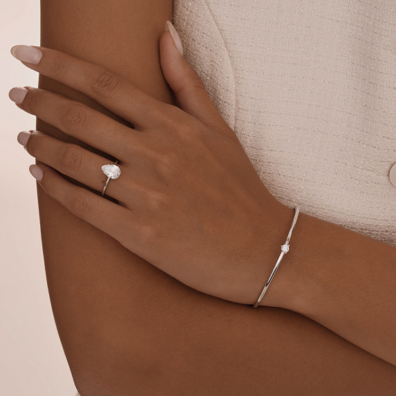 Серебряное кольцо с фианитом в огранке груша 7*10 мм Miestilo