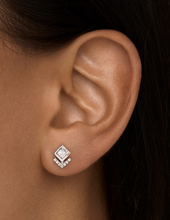 Геометричные серебряные пусеты с фианитами MIESTILO  Miestilo