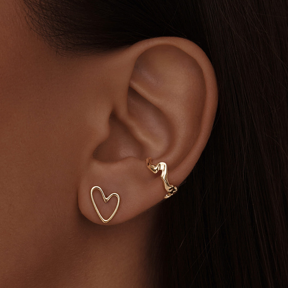 Нежные пусеты в виде минималистичных серцец в позолоте Miestilo
