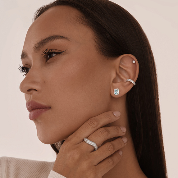 Серебряные серьги гвоздики с фианитами Miestilo