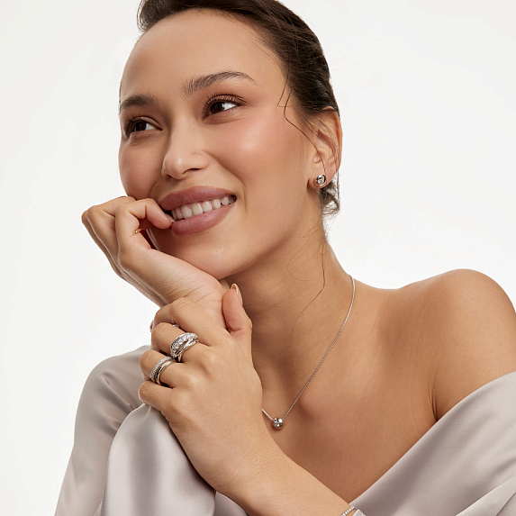 Серебряное кольцо с фианитами Miestilo
