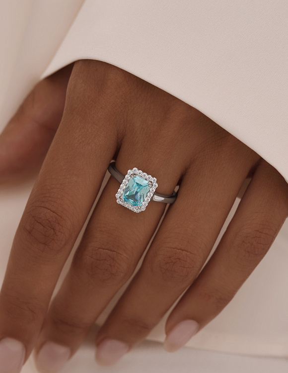 Серебряное кольцо с фианитами Miestilo