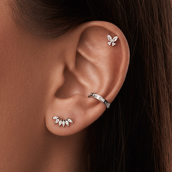 Серебряный пирсинг в ухо с фианитами бабочка Miestilo