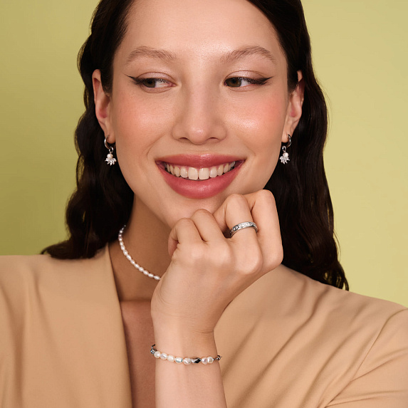 Серебряное кольцо с фианитами Miestilo
