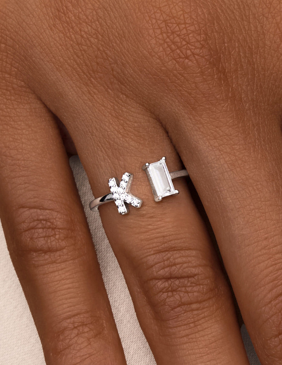 Серебряное кольцо с буквой K с фианитами Miestilo 2