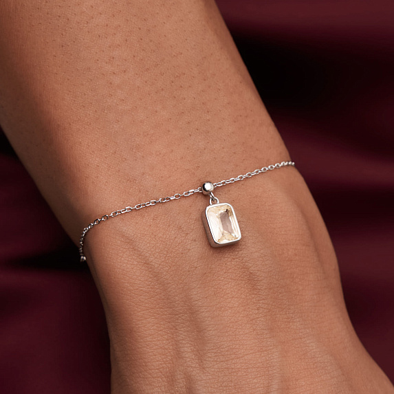 Серебряный шарм эмеральд 8*6 в касте Miestilo