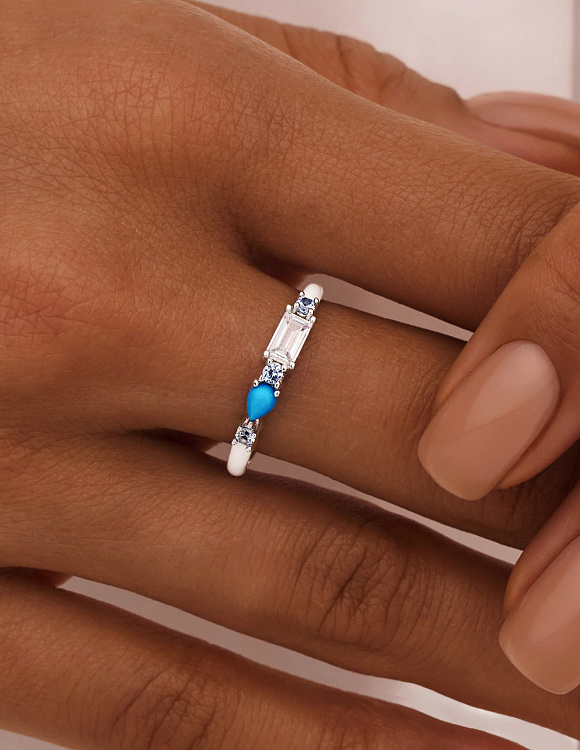 Серебряное кольцо с искуственной бирюзой и фианитами Miestilo