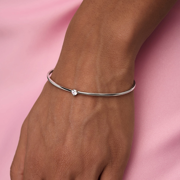 Серебряный жесткий браслет с фианитом Miestilo