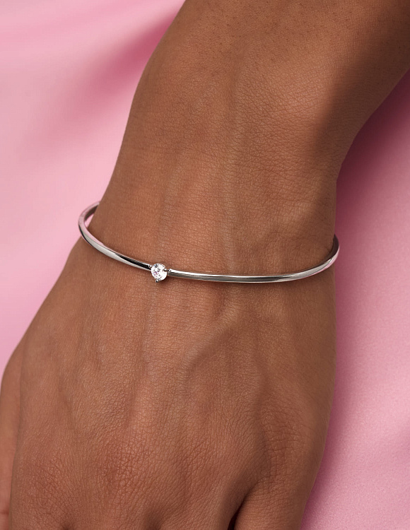 Серебряный жесткий браслет с фианитом Miestilo