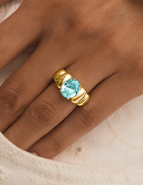 Серебряное дутое кольцо с голубым фианитом                                                           Miestilo