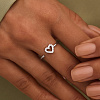 Серебряное кольцо с сердцем из фианитов Miestilo