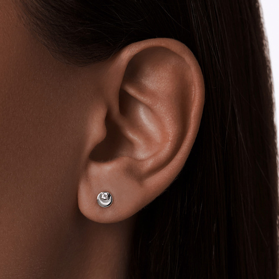 Серебряные серьги гвоздики с фианитами Miestilo