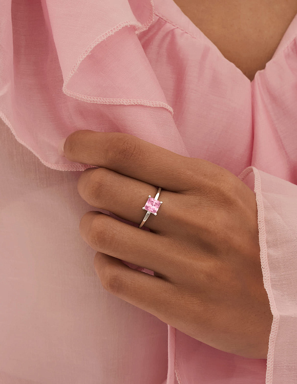 Серебряное кольцо с розовым фианитом Miestilo