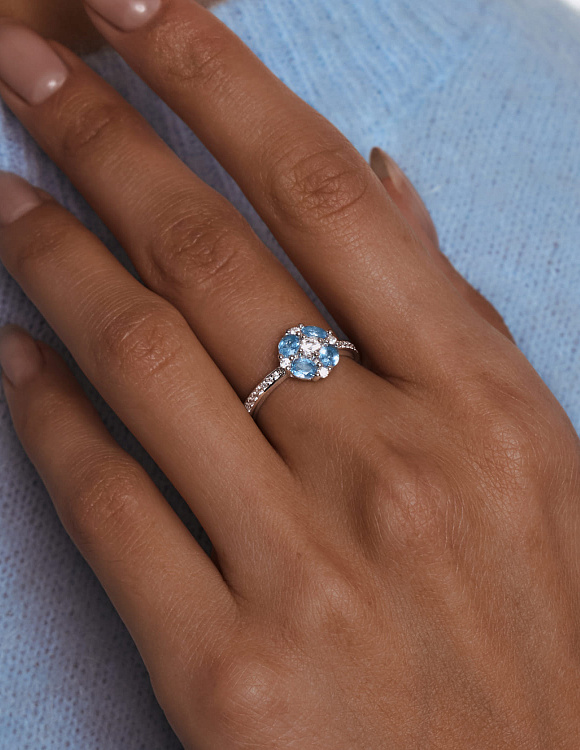 Серебряное кольцо с фианитами Miestilo