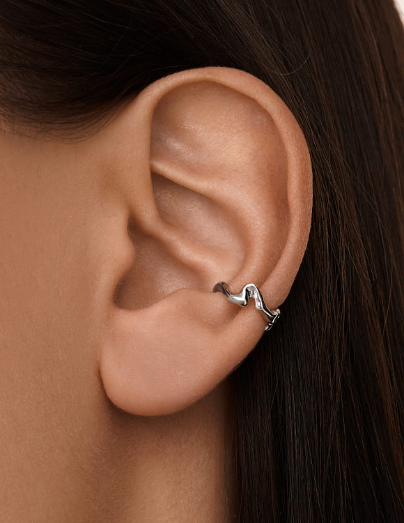 Изогнутый серебряный кафф Miestilo