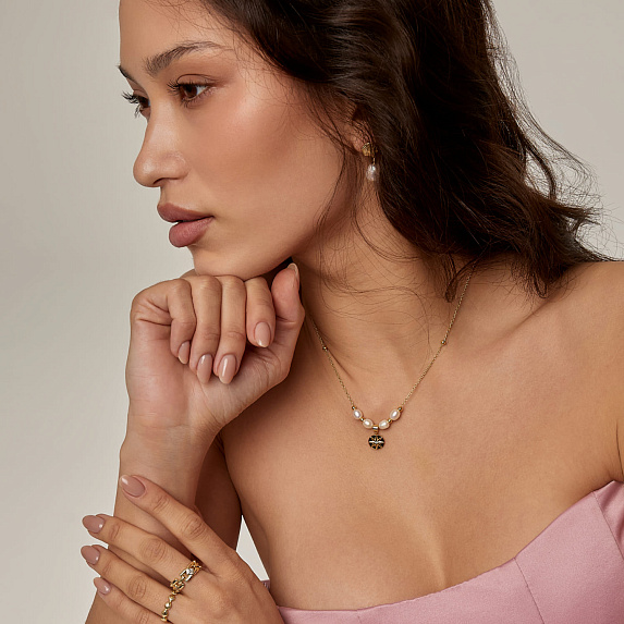Серебряное колье позолоченное с натуральным жемчугом Miestilo