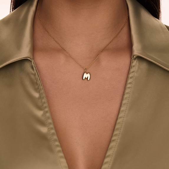 Серебряное колье позолоченое с буквой М bubble small Miestilo