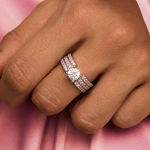Серебряное кольцо с фианитами Miestilo