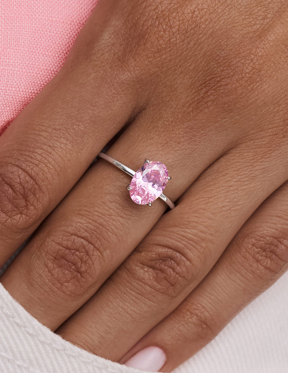 Серебряное кольцо с розовым фианитом в огранке овал Miestilo